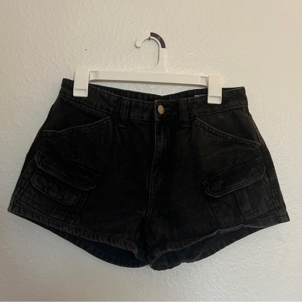 NEW black mini cargo jean shorts (Cotton on)